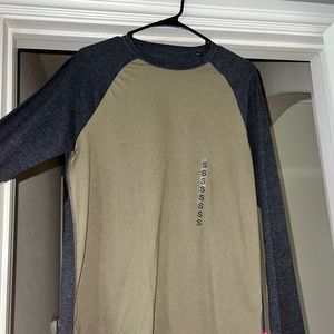 Brand New 2 Color Levi’s Long Sleeve Tee